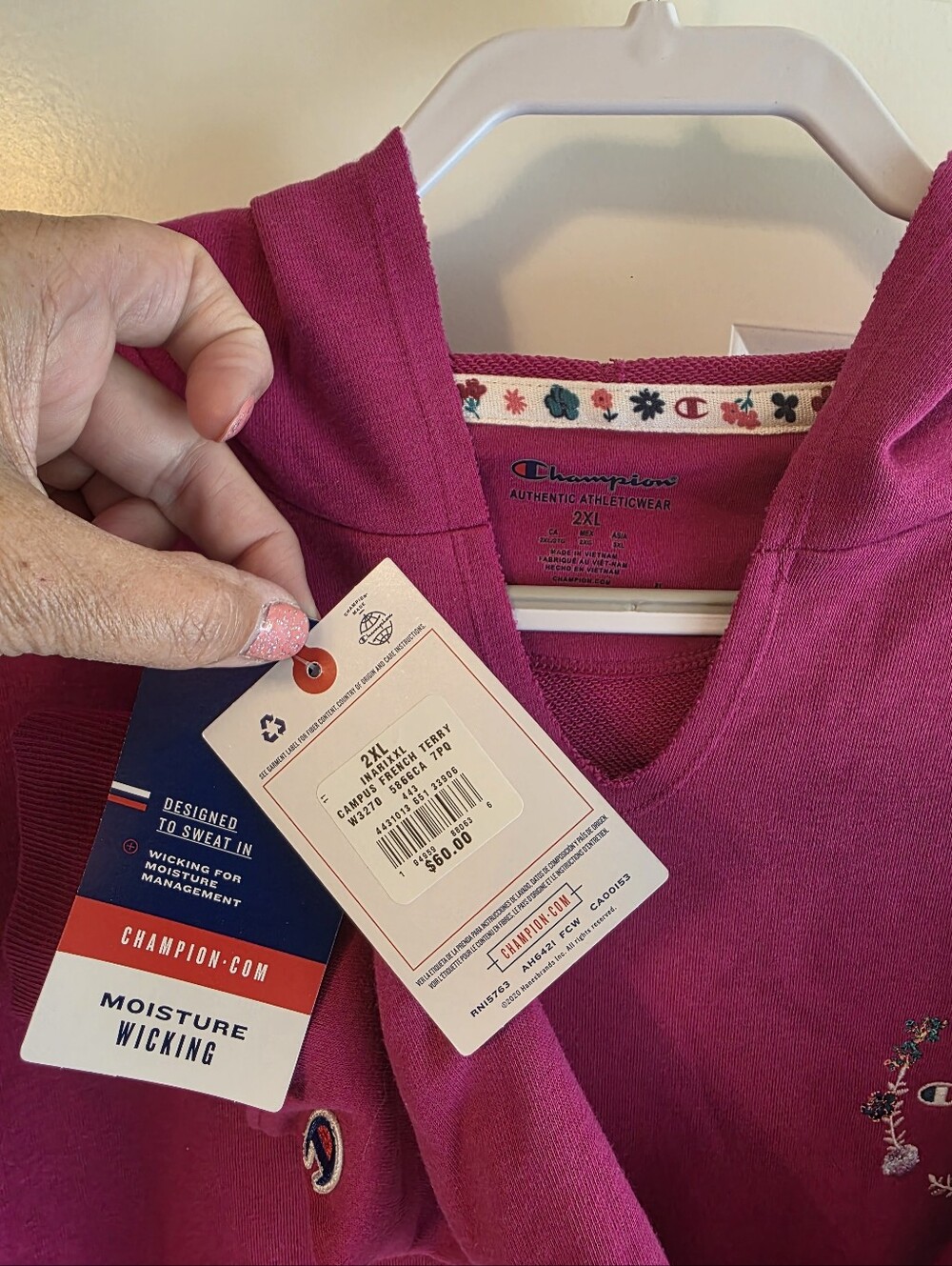 Champion NWT Women's Fuchsia Pullover Hoodie with Floral Logo Size 2X - Picture 3 of 4